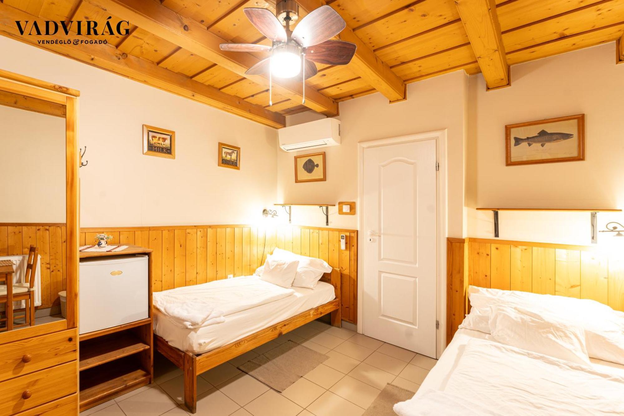 Vadvirag Vendeglo Es Fogado Bed & Breakfast Tatabanya Luaran gambar